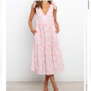 Petal and Pup Eranda Floral Dress US 4